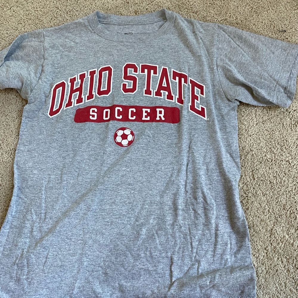 A gray Ohio state soccer t shirt